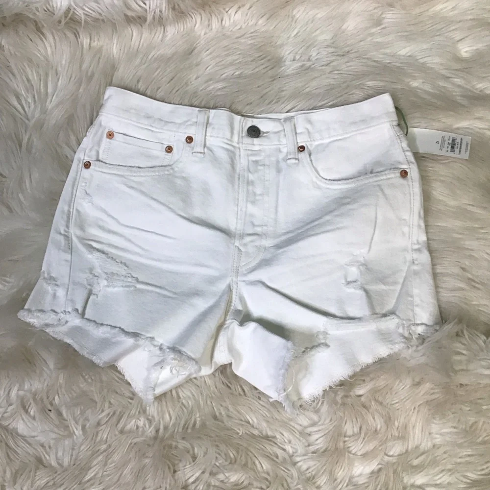 NWT AE77 Classic White Distressed the cut off  Jean Shorts‎